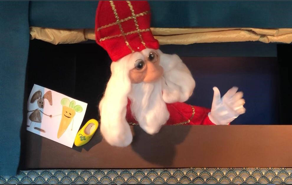 A Carrot for Sinterklaas (3+) by De Vliegende Koffer